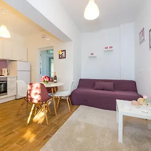 https://apartment-lavander-sukosan.hotelinzadar.com