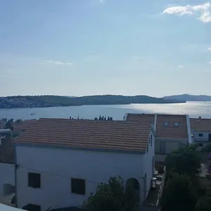 https://villa-kartelo.hotels-in-trogir.com